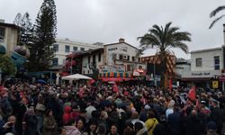 Antalya İBB Başkanı Ekrem İmamoğlu için sokağa döküldü