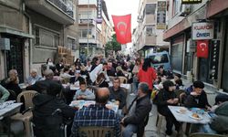 Nazilli’de gelenek bozulmadı... Kuaförler Sokağı sakinleri 6. kez iftar verdi