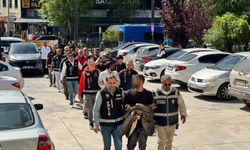 Birçok suçtan adliyeye sevk edilen şüpheliler; “Düğün alayı mı var?”