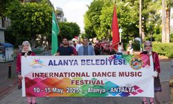 Alanya’da Uluslararası Halk Dansları ve Müzik Festivali coşkusu