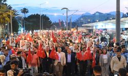 Antalya’da 19 Mayıs coşkusu... Bayrama fener alayı ve Ceza konseri damga vurdu