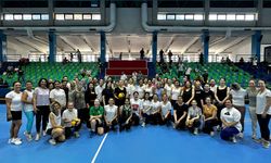 Bodrum’da anneler çocuklarıyla futbol ve voleybol oynadı