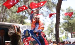 Başkan Kocagöz deve üzerinde şölene damga vurdu