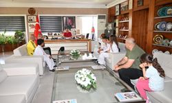 Karateciler Başkan Topaloğlu’na ziyaret etti