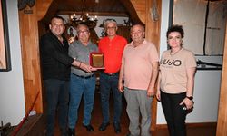 Başkan Topaloğlu’ndan Ramazan Kar’a plaket