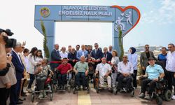 Alanya’da engelsiz halk plajı hizmete girdi