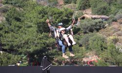 Fethiye’de 19 Mayıs’a özel bir ilk... 22 öğrenci gökyüzüne yükseldi