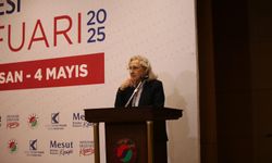 İnci Aral, Kepez Kitap Fuarı’nda söyleşi yaptı