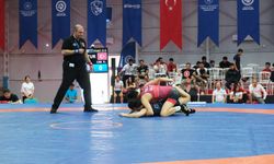 Kemer’de uluslararası güreş heyecanı