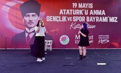 Kepez Belediyesi, “Sahne Senin” etkinliğiyle gençlere fırsat verdi