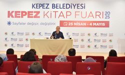 Kepez Kitap Fuarı’nda usta şair Şükrü Erbaş, “Ben Annemin Hecesiyim” dedi