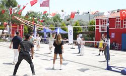 Kepez’de voleybol festivali… Anneler ve çocukları sahada buluştu
