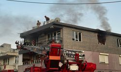 Milas’ta korkutan yangın... Vatandaşlar çatıya çıkarak kurtuldu