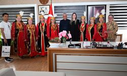 Raykhon Dans Grubu’ndan Başkan Topaloğlu’na ziyaret