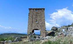 Antalya’nın en garip antik kenti! Köy ve antik yaşam bir arada