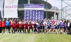 Burdur’daki üniversiteler arası kadın futbolunda Nişantaşı şampiyon oldu