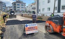 Aksu Belediyesi’ne tepki yağmuru yağdı! Üç senedir çamurla yaşıyorlar