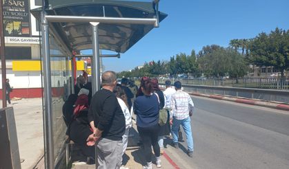 Antalya Büyükşehir Belediyesi’nde neler oluyor? Antalya’da otobüsler boş geçti seçmenler yolda kaldı!