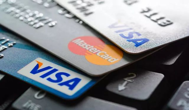 Kredi kartı kullanılırken düşünün, 1 Nisan’dan itibaren değişiyor, kredi kartını elinizden alacaksınız