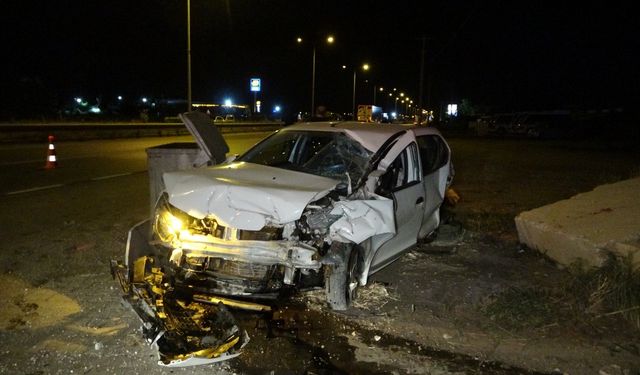 Araç çarptığı otomobili 50 metre sürükledi: 6 yaralı