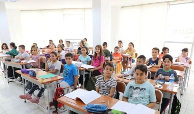 Antalya Büyükşehir Belediyesi’nden öğrencilere yaz kursu
