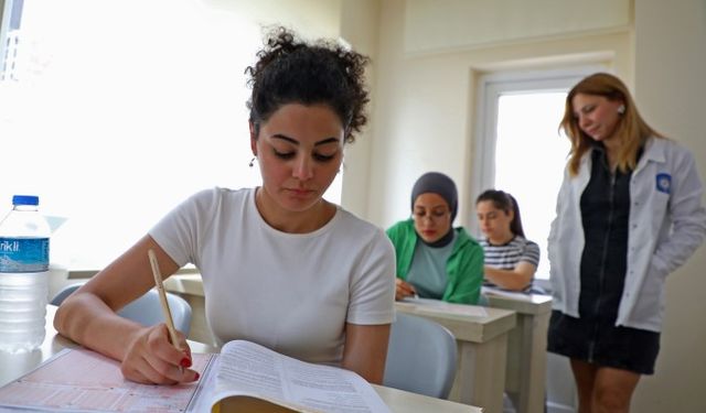 Antalya Büyükşehir Belediyesi ücretsiz eğitim verdi... Öğrenciler sınava hazır