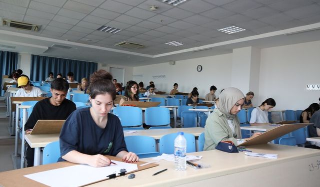 2 bin kişi Akdeniz Üniversitesi’ne akın etti