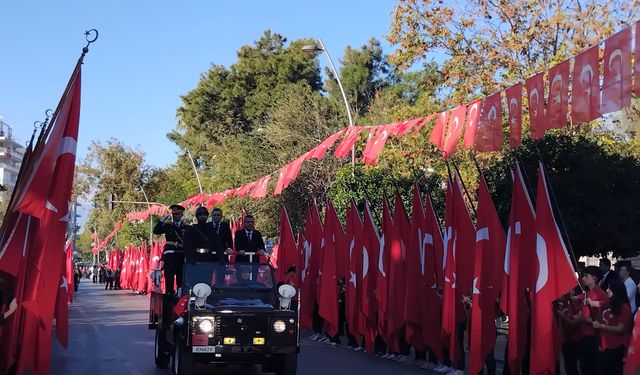 Antalya, Cumhuriyet'in 101’inci yaşını coşku ile kutlamaya devam ediyor