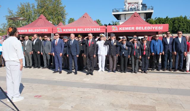 Kemer’de Cumhuriyet Bayramı töreni yapıldı