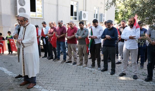 Antalya’da şehitler için gıyabi cenaze namazı kılındı