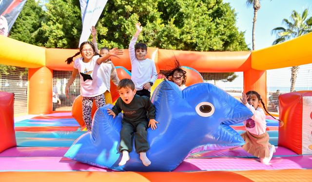 Mersin'de çocuklara eğlenceli ara tatil etkinlikleriyle eğleniyor