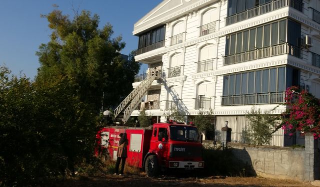 Antalya’da bir evin kapı kilidi arızalandı, çocuklar mahsur kaldı