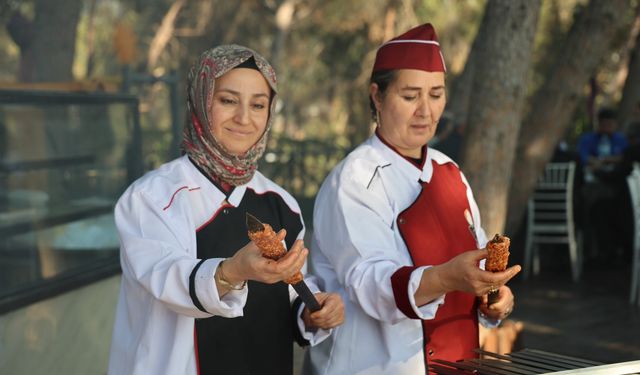 Coğrafi işaretli Adana kebabının inceliklerini öğrenip sertifika aldılar