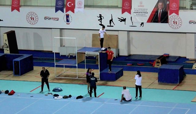 Parkur Gençler Dünya Şampiyonası Hazırlık Kampı Mersin'de devam ediyor