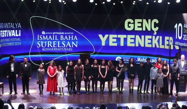 Piyano Festivali’nde sahne gençlerin… Genç piyanistler büyüledi