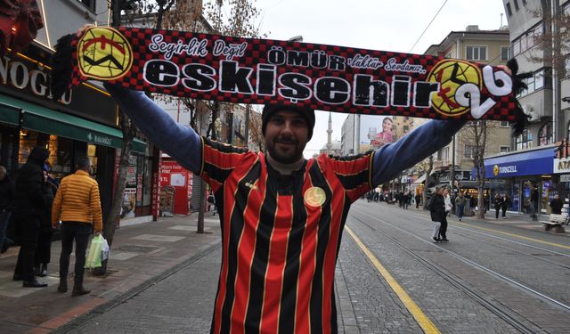 Eskişehirspor'un kritik maçını izlemek için İzmir'den geldi