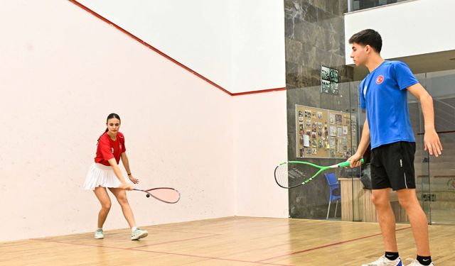 Süper Lig’e ve Milli Takıma uzanan hikaye… Muratpaşa’nın squash başarısı