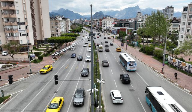 Antalya’nın trafik kaosuna Antalya Büyükşehir Belediyesi’nden 2040 planı ihalesi