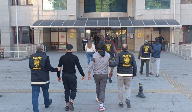 Böyle kavga görülmedi! Antalya’da çıkan kavgada 3'ü ağır 4 kişi yaralandı