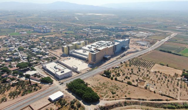 Aydın Şehir Hastanesi yolunun 4,5 km'si tamamlanarak sona yaklaşıldı