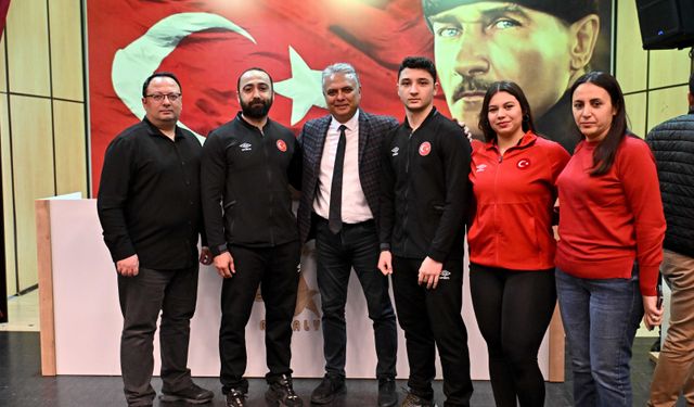 Halter ve karate şampiyonlarına Muratpaşa’dan ödül