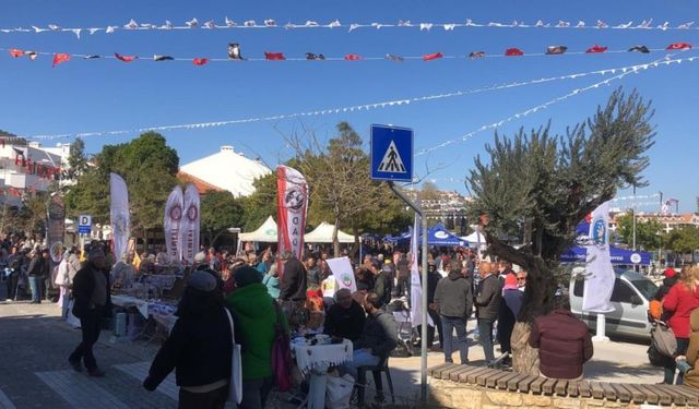 Muğla’da geleneksel Datça Badem Çiçeği Festivali kapılarını ziyaretçilere açtı