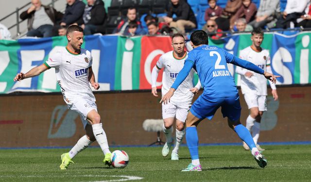 Alanyaspor ikinci yarı çöktü: 1-3