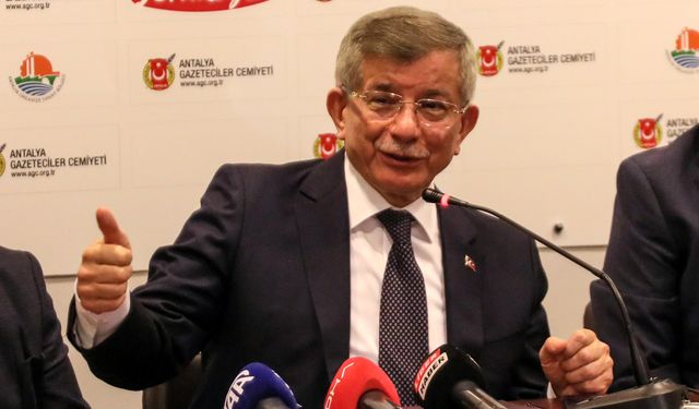 Davutoğlu; “Gençleri bırakın, bayramı aileleriyle geçirsinler”