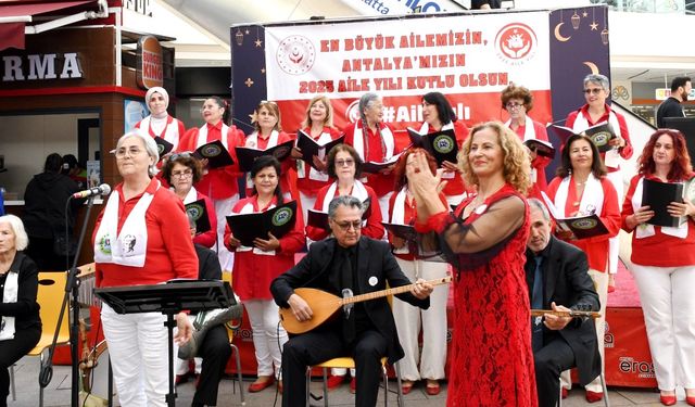 Aile ve Sosyal Hizmetler Bakanlığı Antalya İl Müdürlüğü'nden türkü dolu gece