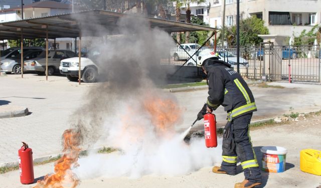 Büyükşehir Belediyesi’nin yangın eğitimleri devam ediyor