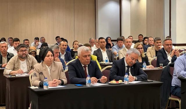 Ak Parti genişletilmiş ilçe başkanları toplantısı coşku içinde yapıldı