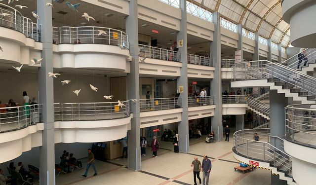 Akdeniz Üniversitesi Hastanesi'nde "Tasarruf Tedbiri" Krizi: Hastalar ne yapacaklarını şaşırdı