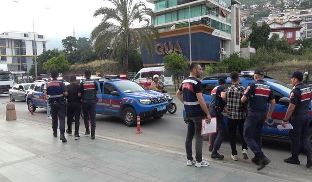 Alanya’da 1 kişinin hayatını kaybettiği kanlı tartışmada 3 tutuklama