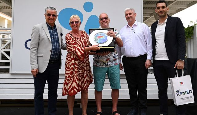 Başkan Topaloğlu, Alman çifte teşekkür plaketi verdi